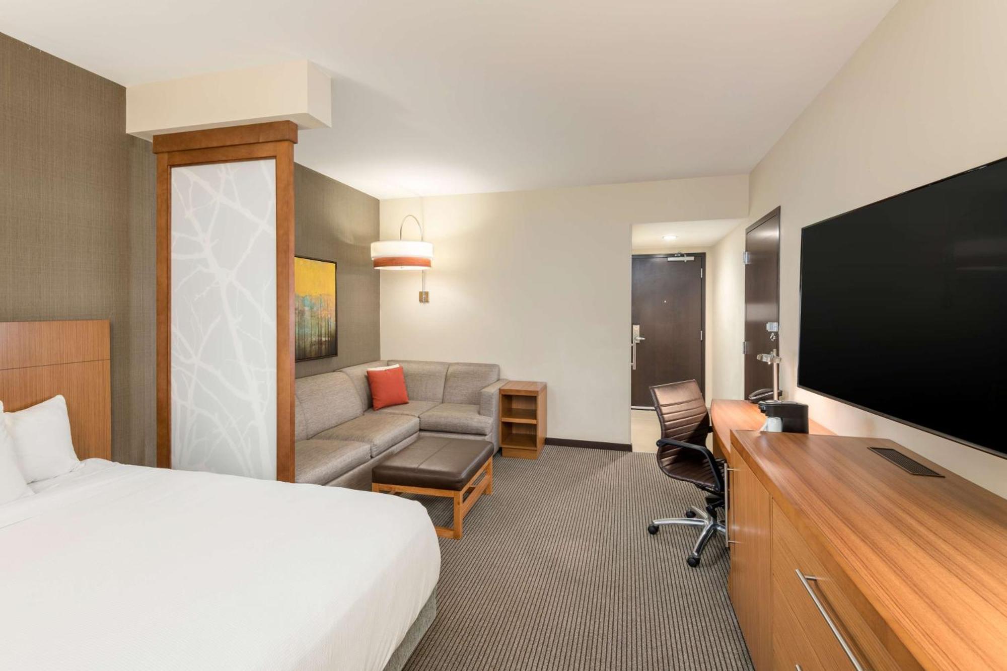 ไฮแอท เพลซ กรีนวิลล์ ดาวน์ทาวน์ Hotel ภายนอก รูปภาพ
